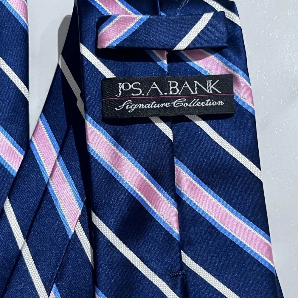 Jos. A. Bank Signature Collection Men's Tie 100% Silk Blue & Pink 3 Inch Classic